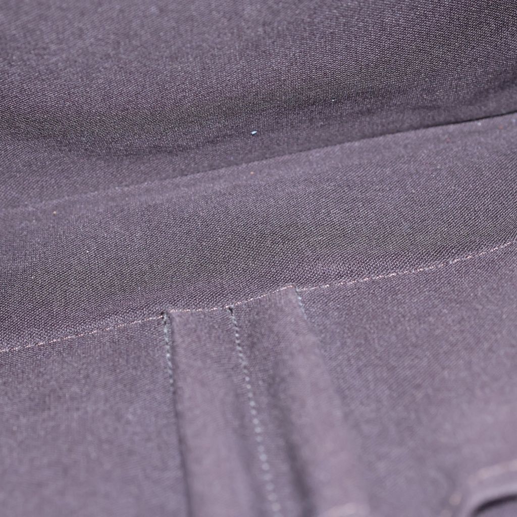 Louis Vuitton Taiga Sasha Shoulder Bag Gray Leather Silver — view 8