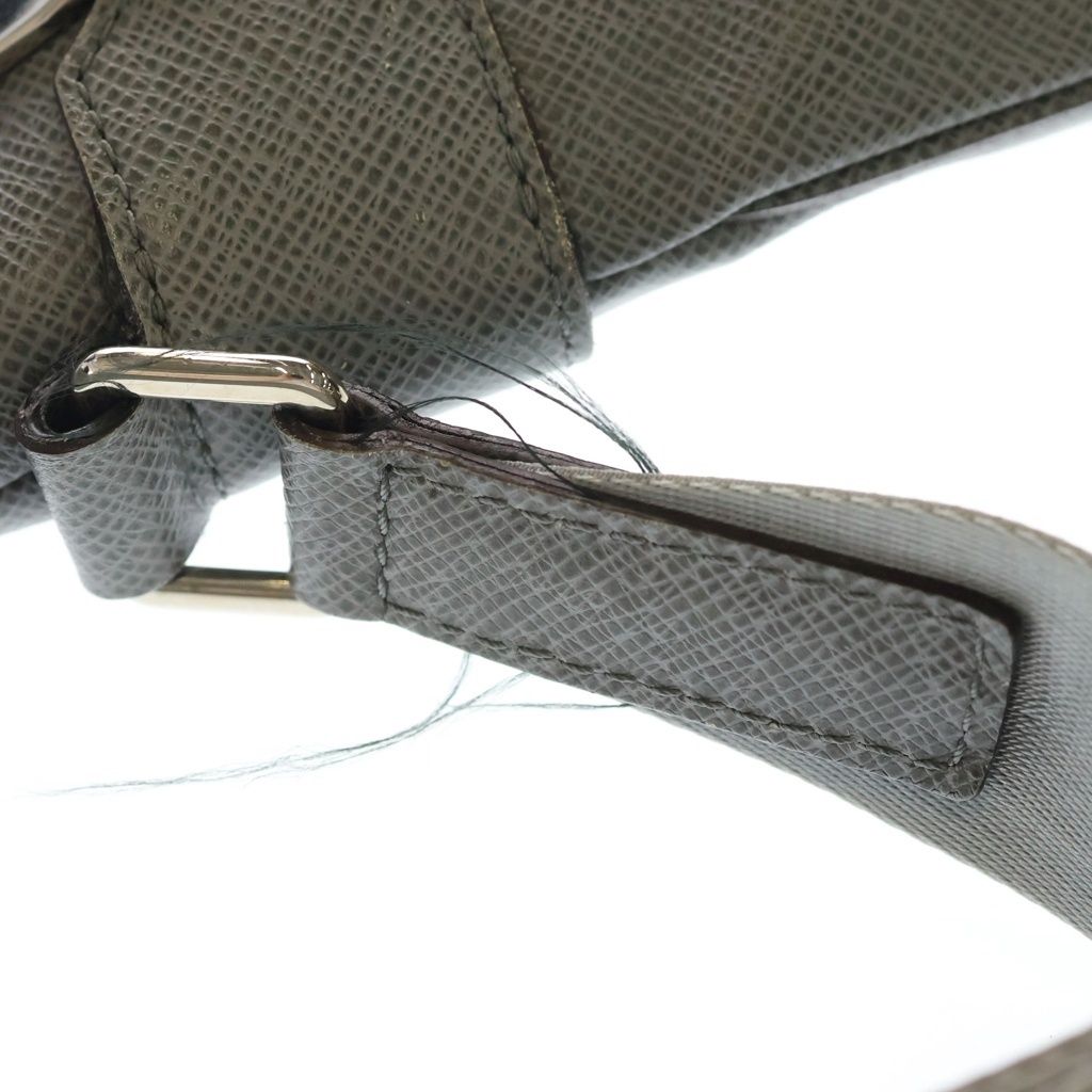 Louis Vuitton Taiga Sasha Shoulder Bag Gray Leather Silver — view 6