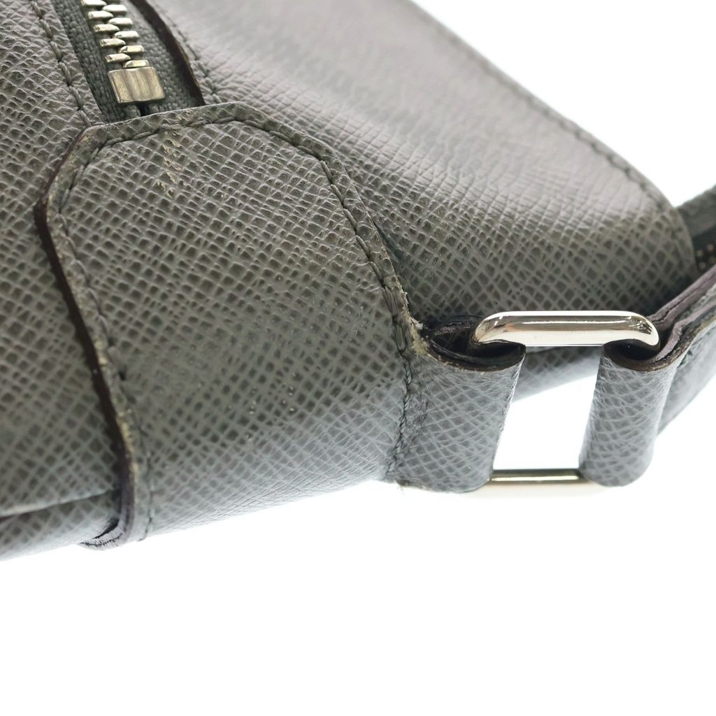 Louis Vuitton Taiga Sasha Shoulder Bag Gray Leather Silver — view 7