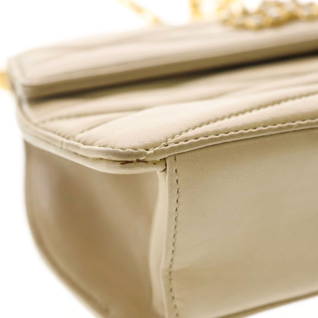 Chanel CC Logo Pearl Vintage Chain Shoulder Bag Beige Leather Gold — view 5