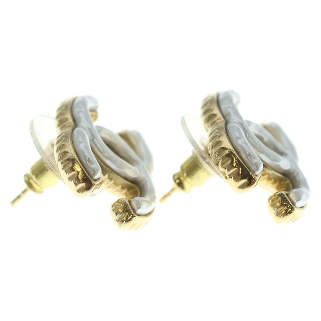 Chanel CC Logo Earrings Pearl White Gold — view 4