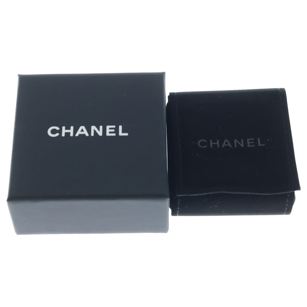 Chanel CC Logo Earrings Pearl White Gold — view 6