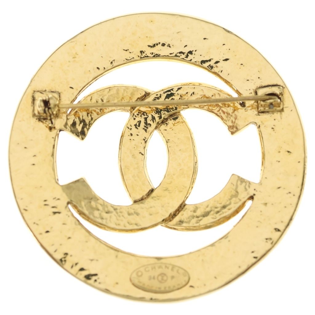 Chanel CC Logo Circle Brooch Pin Badge Gold — view 2