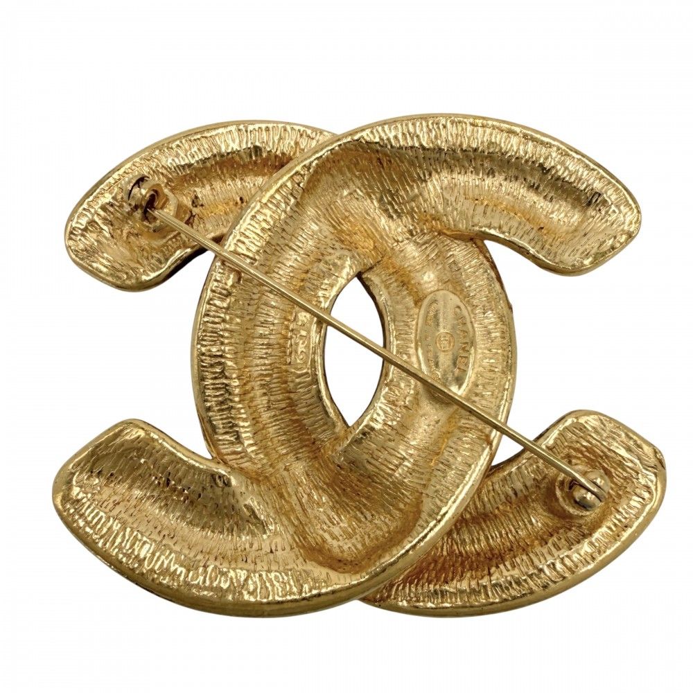 Chanel Brooch Quilted CC Logo Vintage Gold Plated — view 2