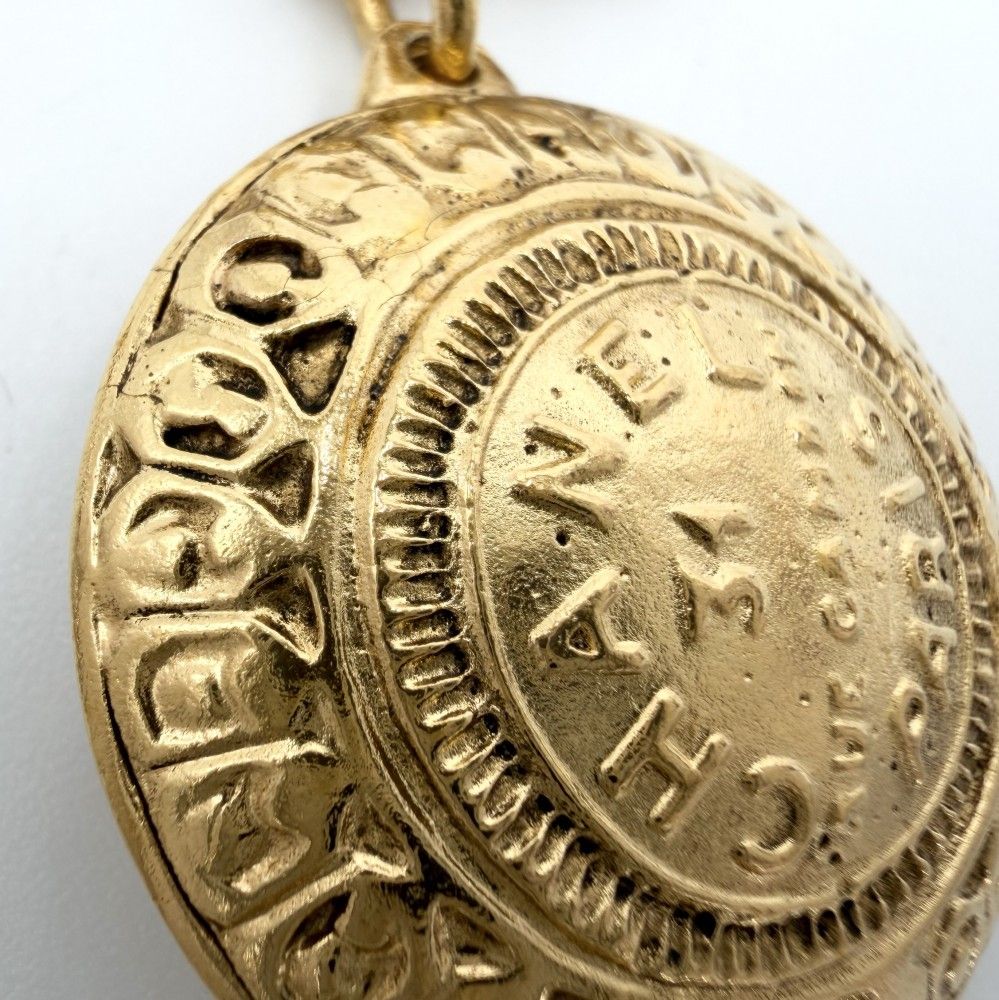 Chanel Necklace Round CC Logo Medal Chain Vintage Gold Plated — view 6
