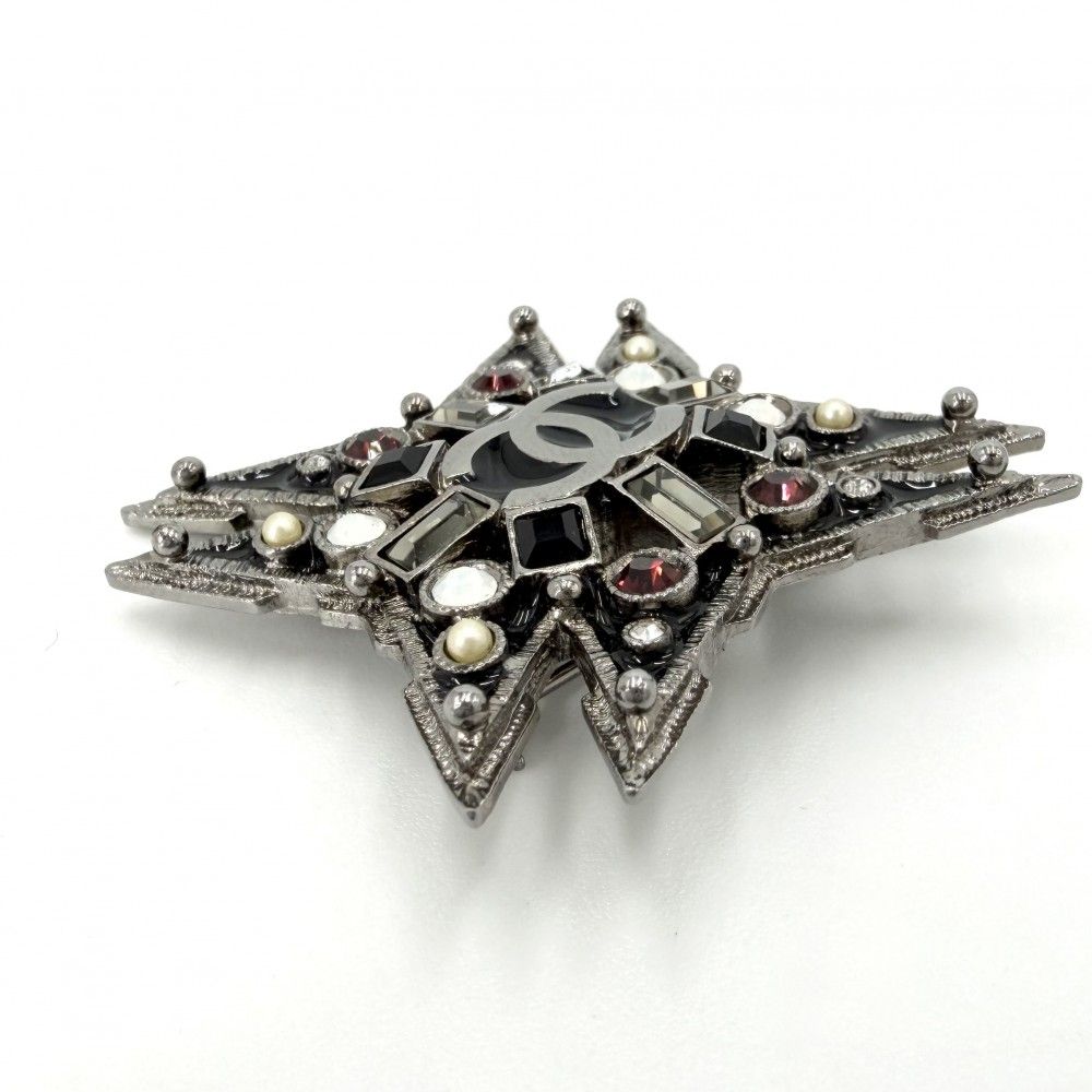 Chanel Brooch CC Logo Rhinestone Faux Pearl Black — view 3