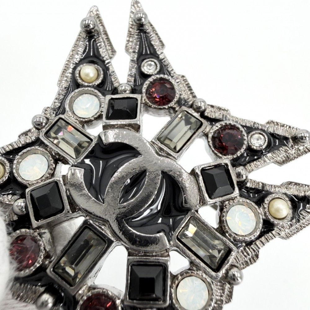Chanel Brooch CC Logo Rhinestone Faux Pearl Black — view 9