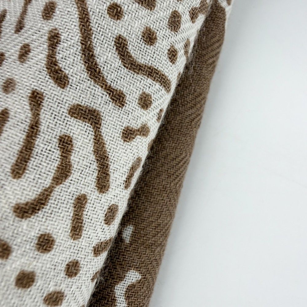 Hermes Shawl Carre Geant Clair de Lune Scarf Large Cles le de 140 Cashmere Silk — view 9