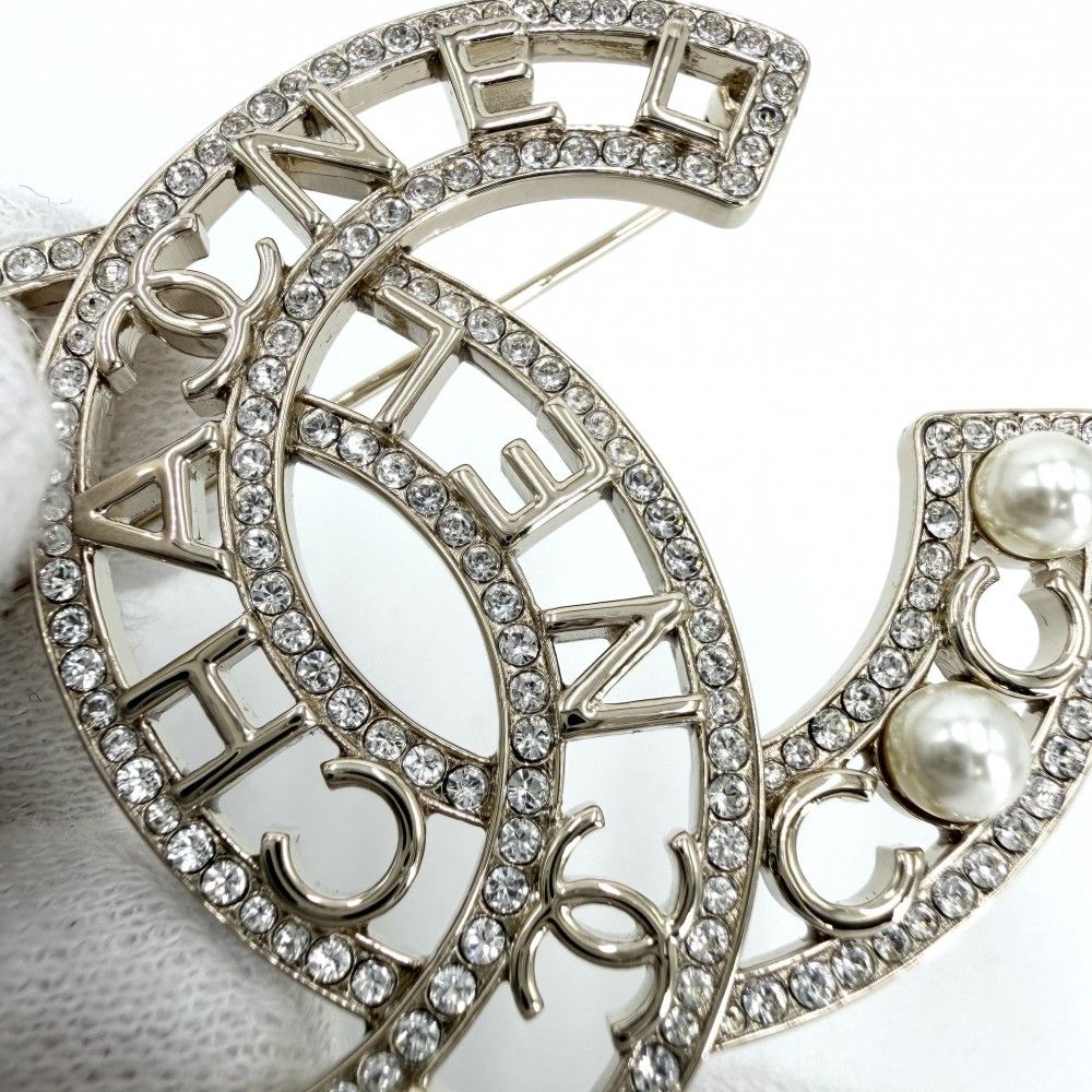 Chanel Brooch CC Logo Rhinestone Faux Pearl Silver — view 7
