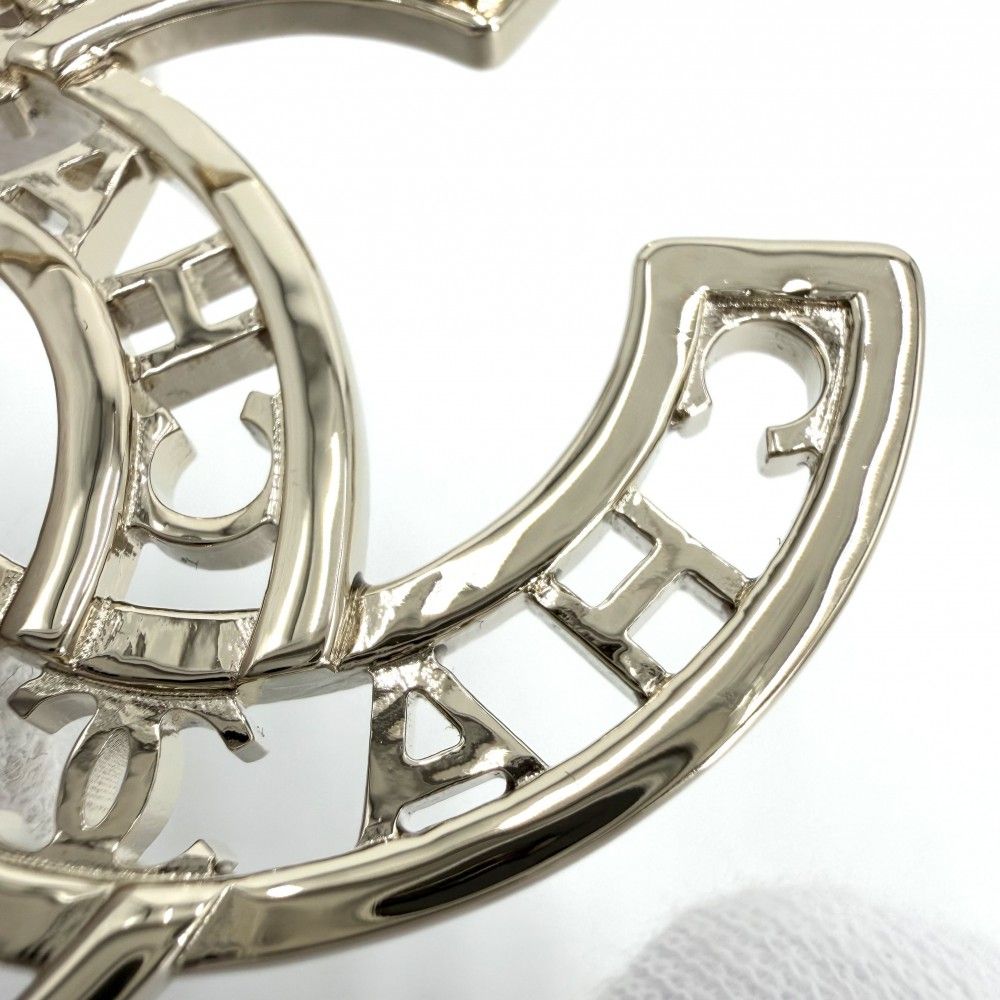 Chanel Brooch CC Logo Rhinestone Faux Pearl Silver — view 5