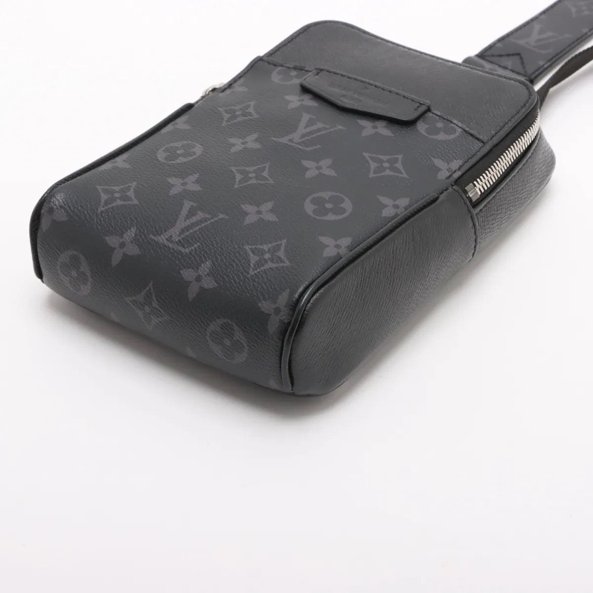Louis Vuitton Taigarama Outdoor Sling Bag 2-Way Shoulder — view 3