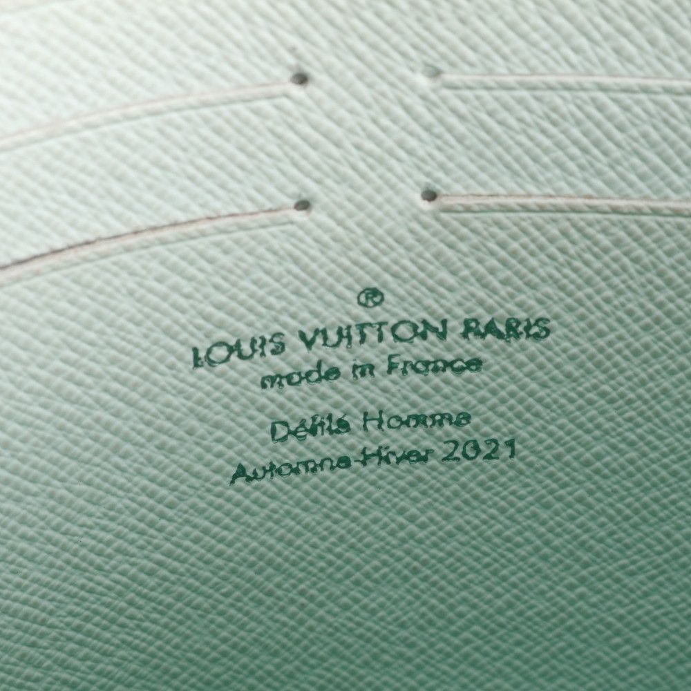 Louis Vuitton Everyday LV Pochette Voyage MM Leather Second Bag — view 7