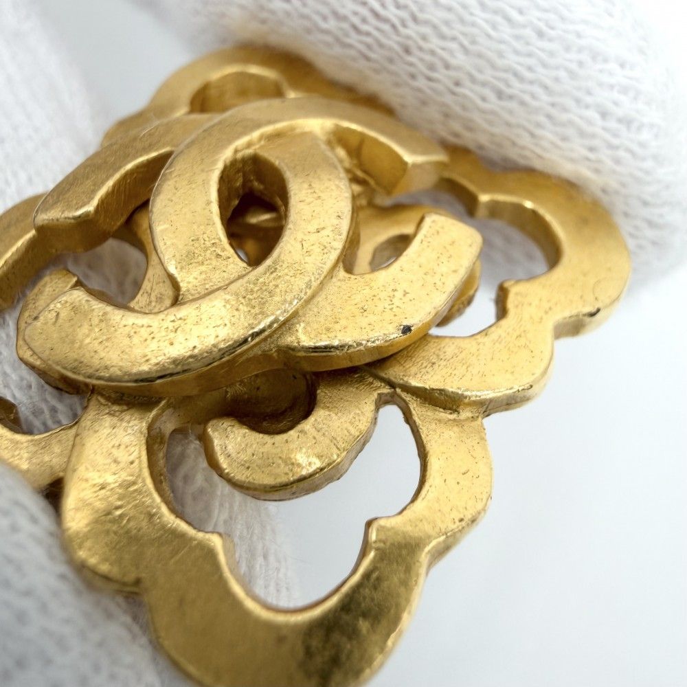 Chanel Earrings CC Logo Vintage Gold Plated — view 5
