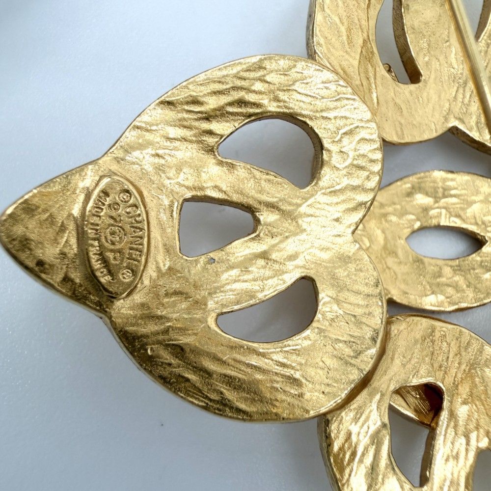 Chanel Brooch CC Logo Vintage Gold Plated — view 7