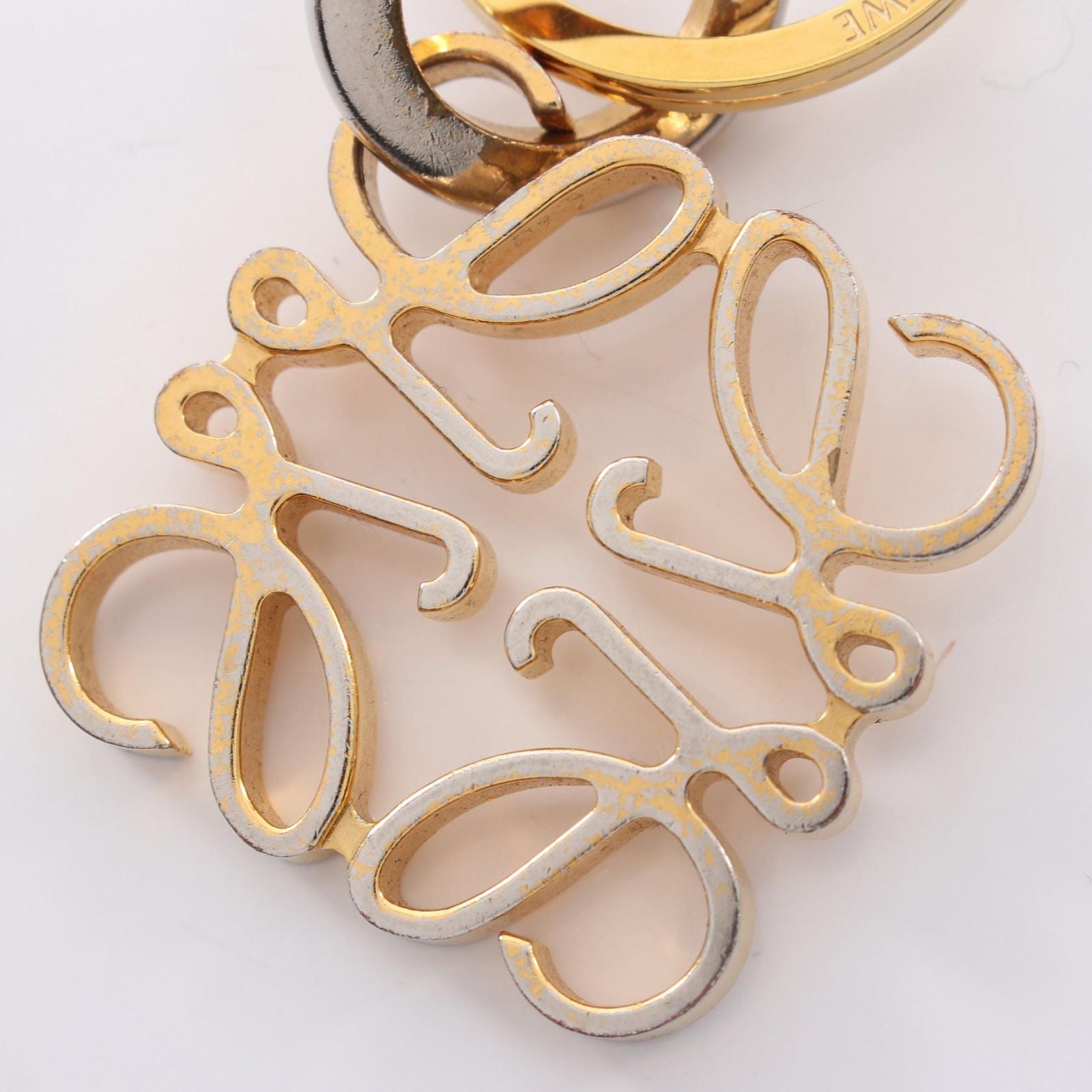 Loewe Charm Anagram Key Ring 111..203 Gold — view 5