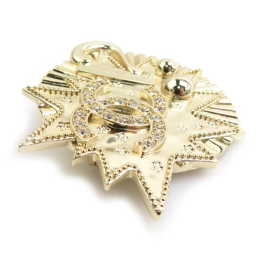 Chanel Brooch Gold — view 3