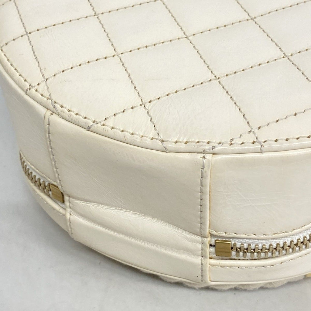 Chanel Handbag Quilted Leather White Gold 2-Way — view 7