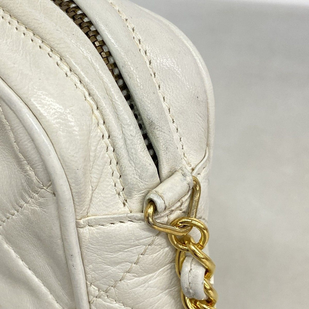 Chanel Shoulder Bag Quilted Lambskin White Gold — view 7