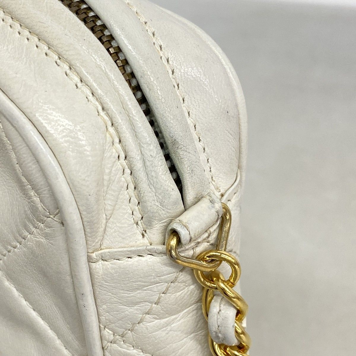 Chanel Shoulder Bag Quilted Lambskin White Gold — view 7