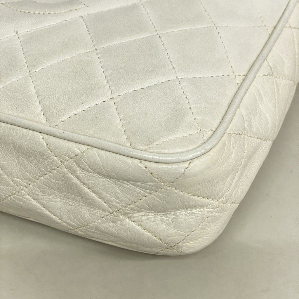 Chanel Shoulder Bag Quilted Lambskin White Gold — view 6