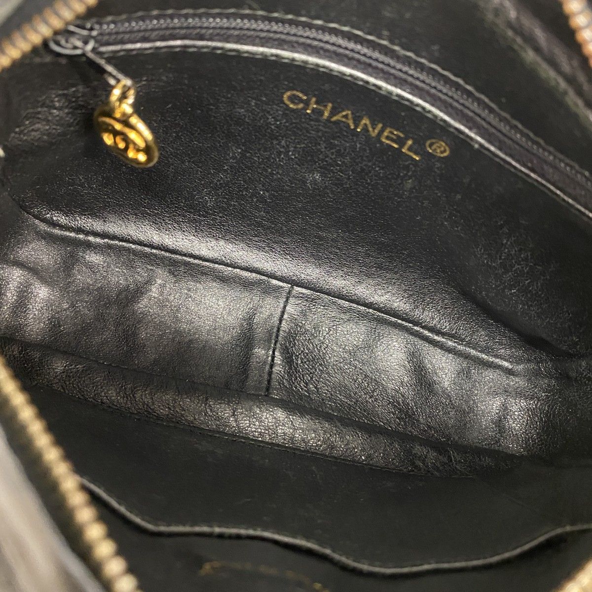 Chanel Shoulder Bag Quilted Lambskin Black Gold — view 4