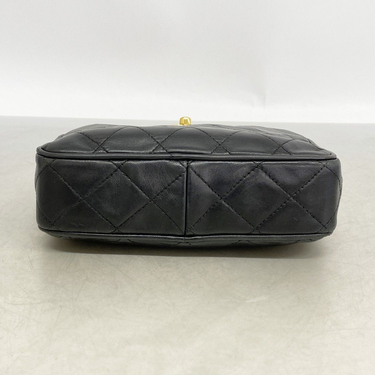 Chanel Shoulder Bag Quilted Lambskin Black Gold — view 3