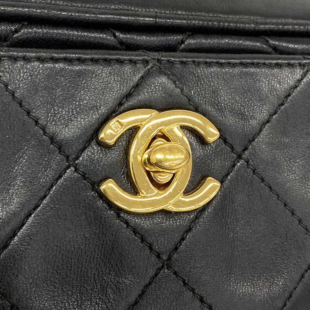 Chanel Shoulder Bag Quilted Lambskin Black Gold — view 8