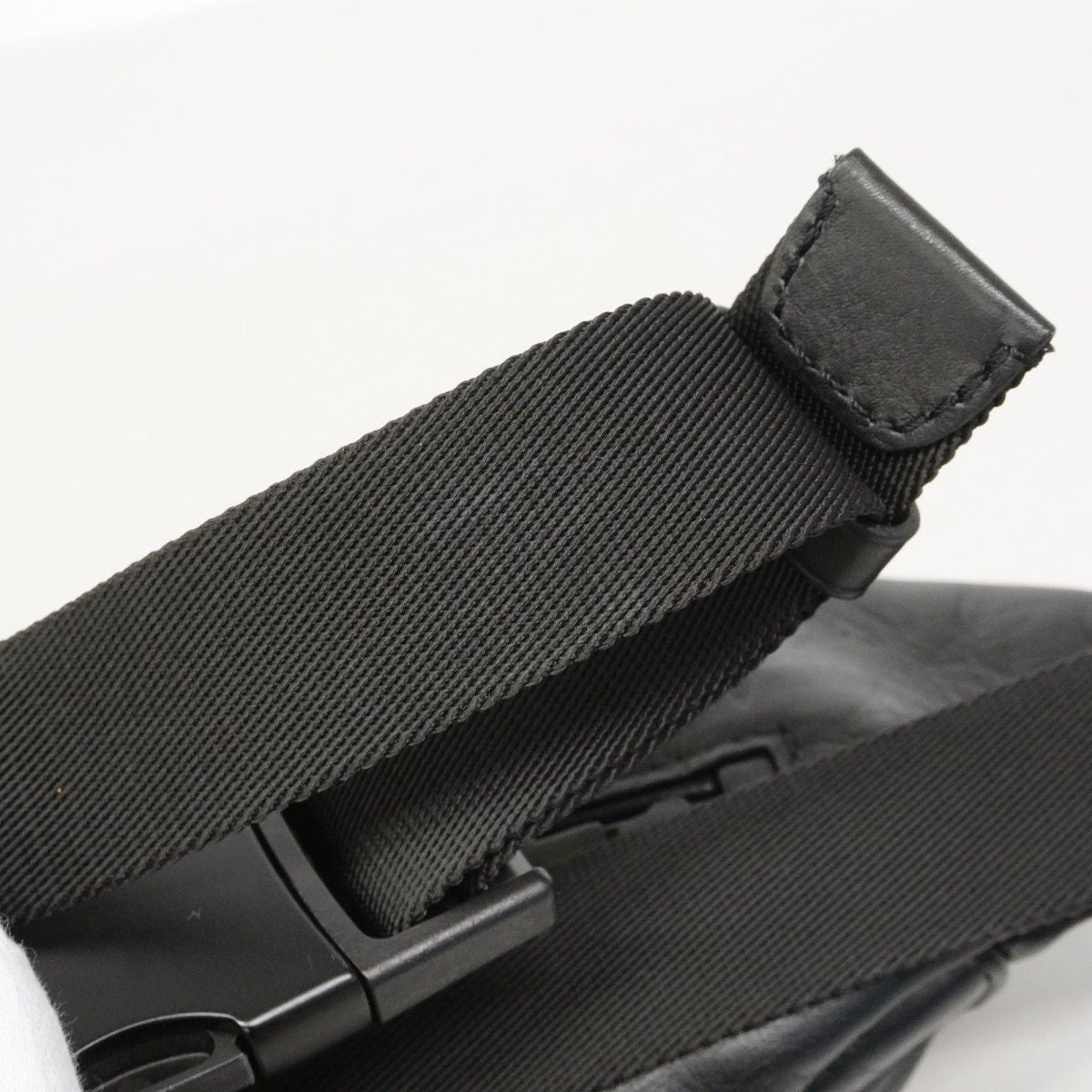 Louis Vuitton Belt Bag Monogram Shadow Discovery Black — view 9