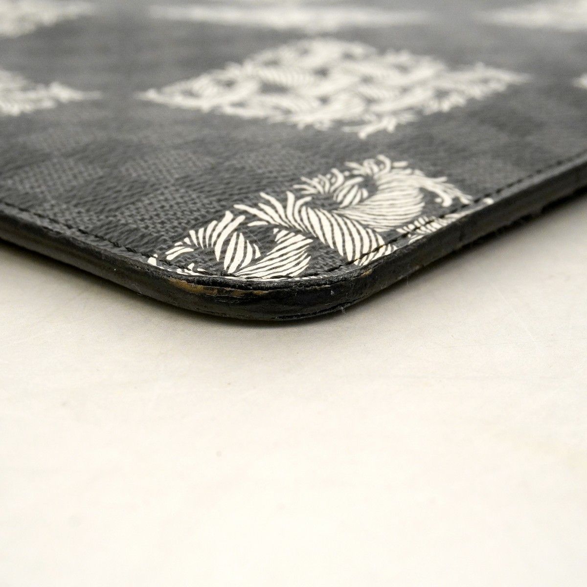 Louis Vuitton Clutch Damier Graphite Pochette Jour GM Black Gray Christopher — view 6