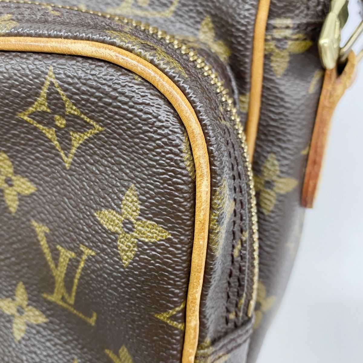 Louis Vuitton Shoulder Bag Monogram Amazon Brown — view 7