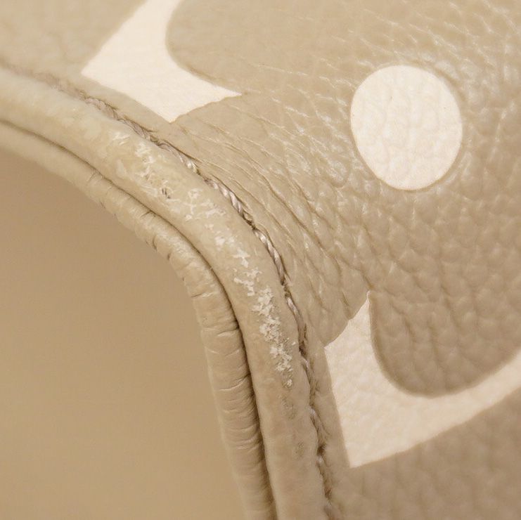 Louis Vuitton Handbag Monogram Empreinte Bicolor On The Go PM Tourtelle Cream — view 7
