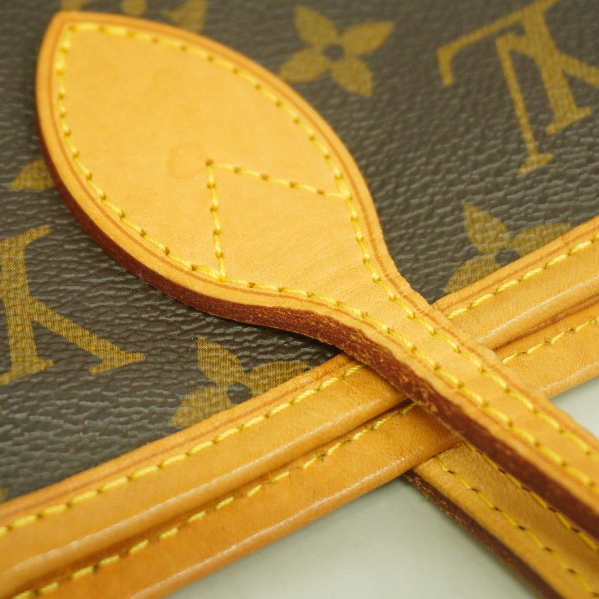 Louis Vuitton Tote Monogram Neverfull MM Fuchsia — view 9