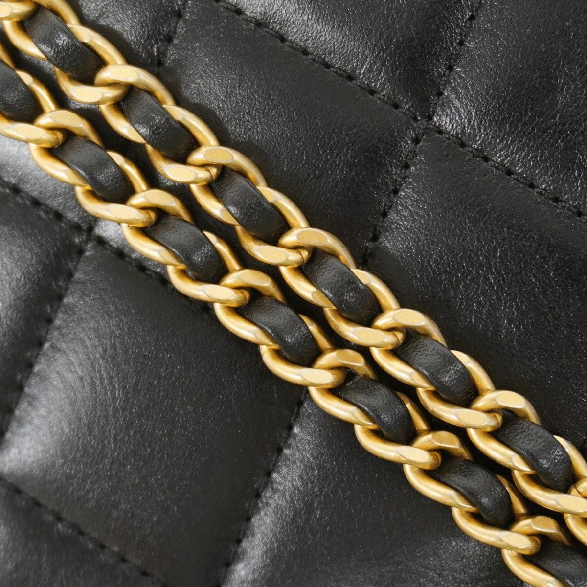 Chanel Shoulder Bag Quilted Lambskin Black Gold — view 8