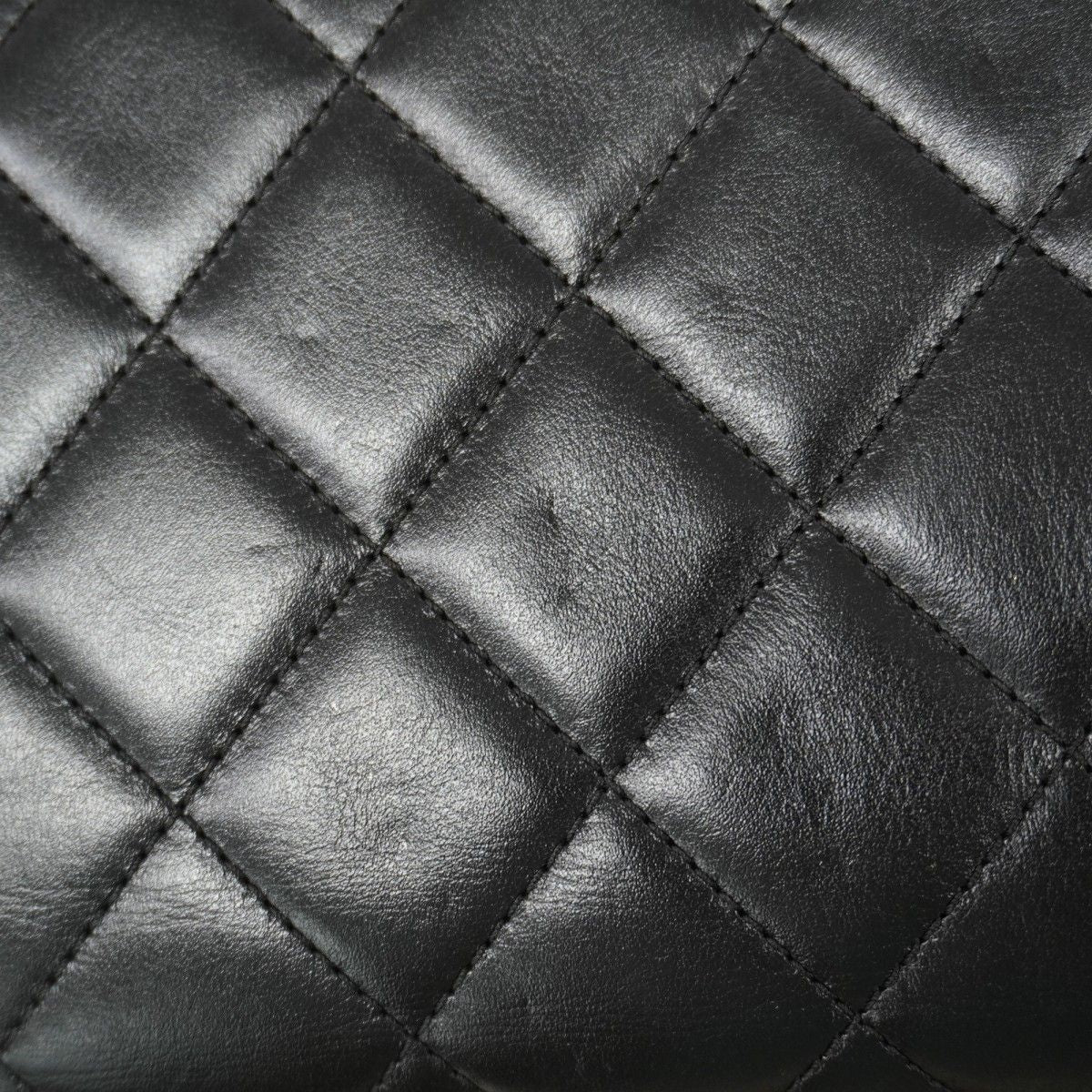 Chanel Shoulder Bag Quilted Lambskin Black Gold — view 7