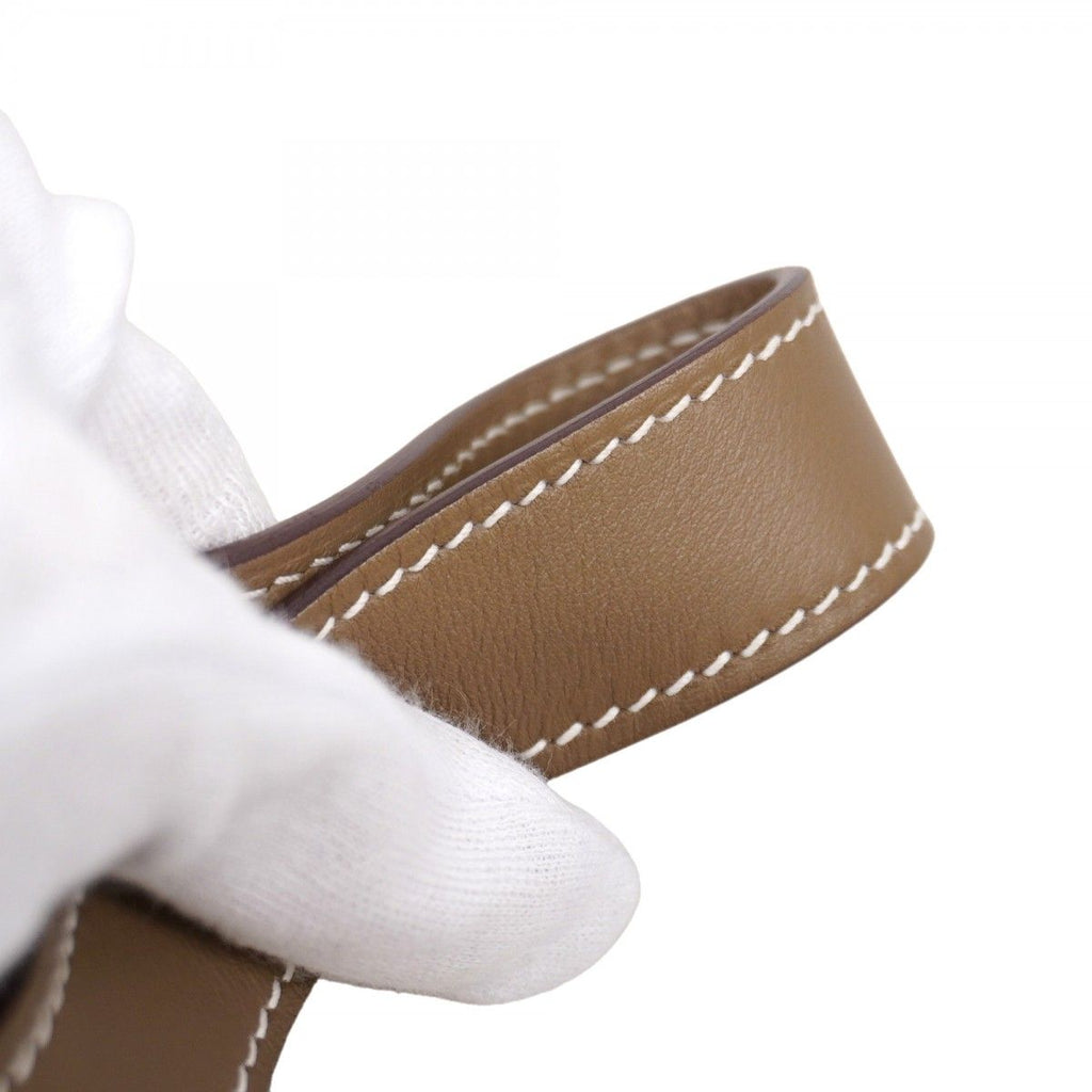 Hermes Handbag in the Loop 23 Taurillon Clemence Etoupe Gold — view 6