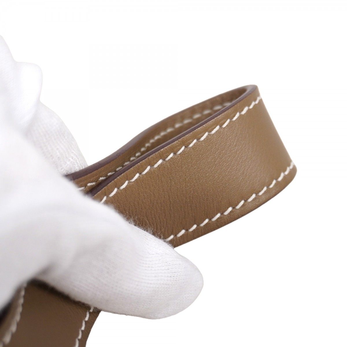 Hermes Handbag in the Loop 23 Taurillon Clemence Etoupe Gold — view 6