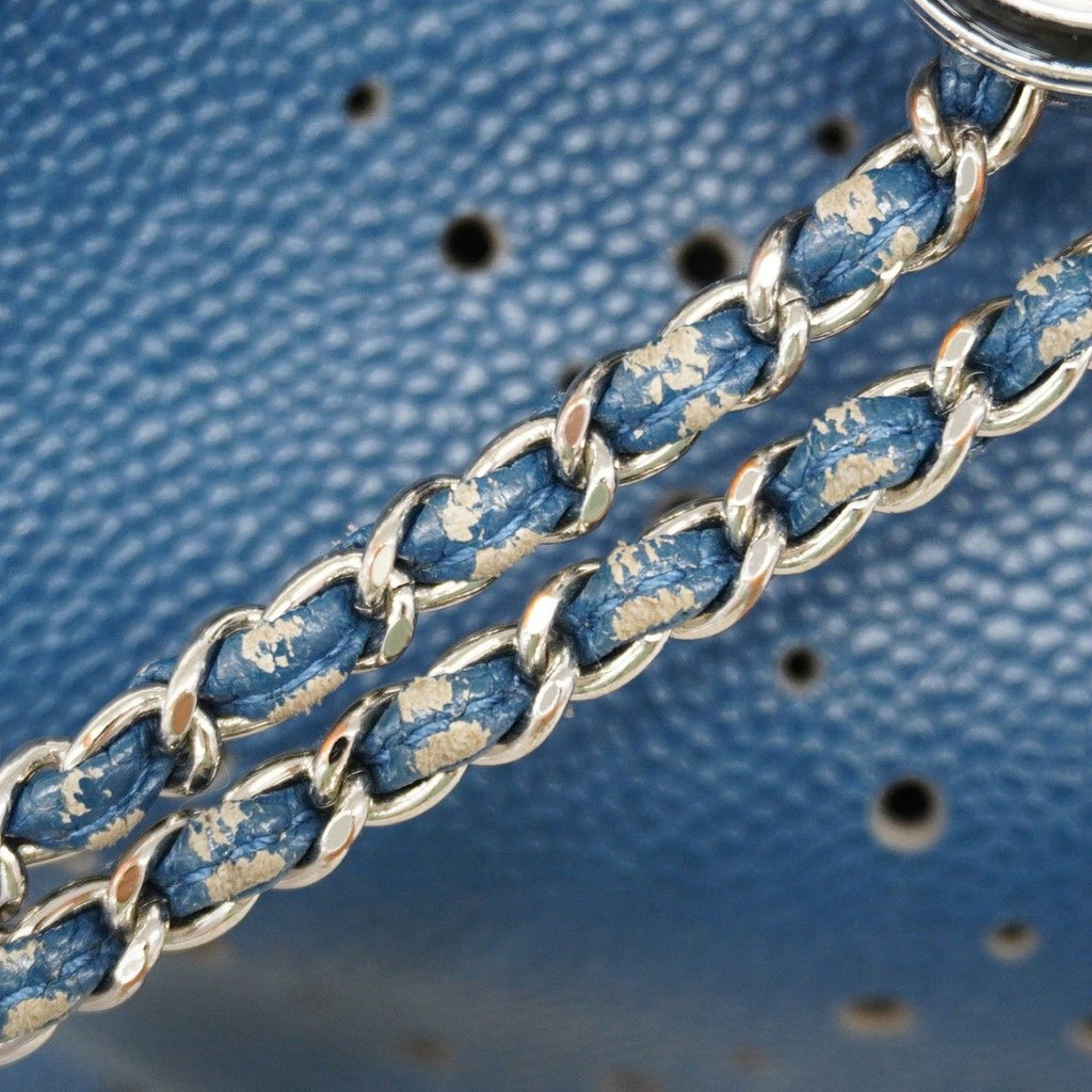 Chanel Shoulder Bag Caviar Leather Blue Silver — view 7
