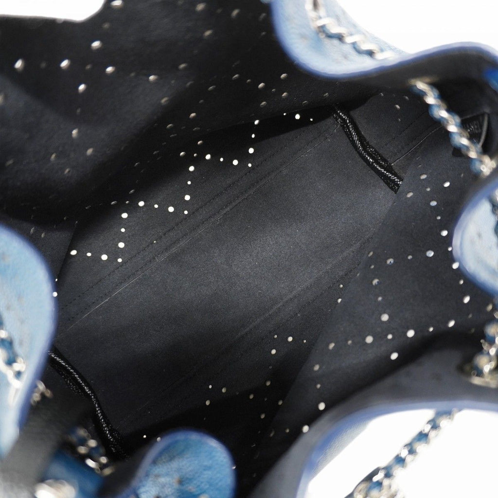 Chanel Shoulder Bag Caviar Leather Blue Silver — view 4