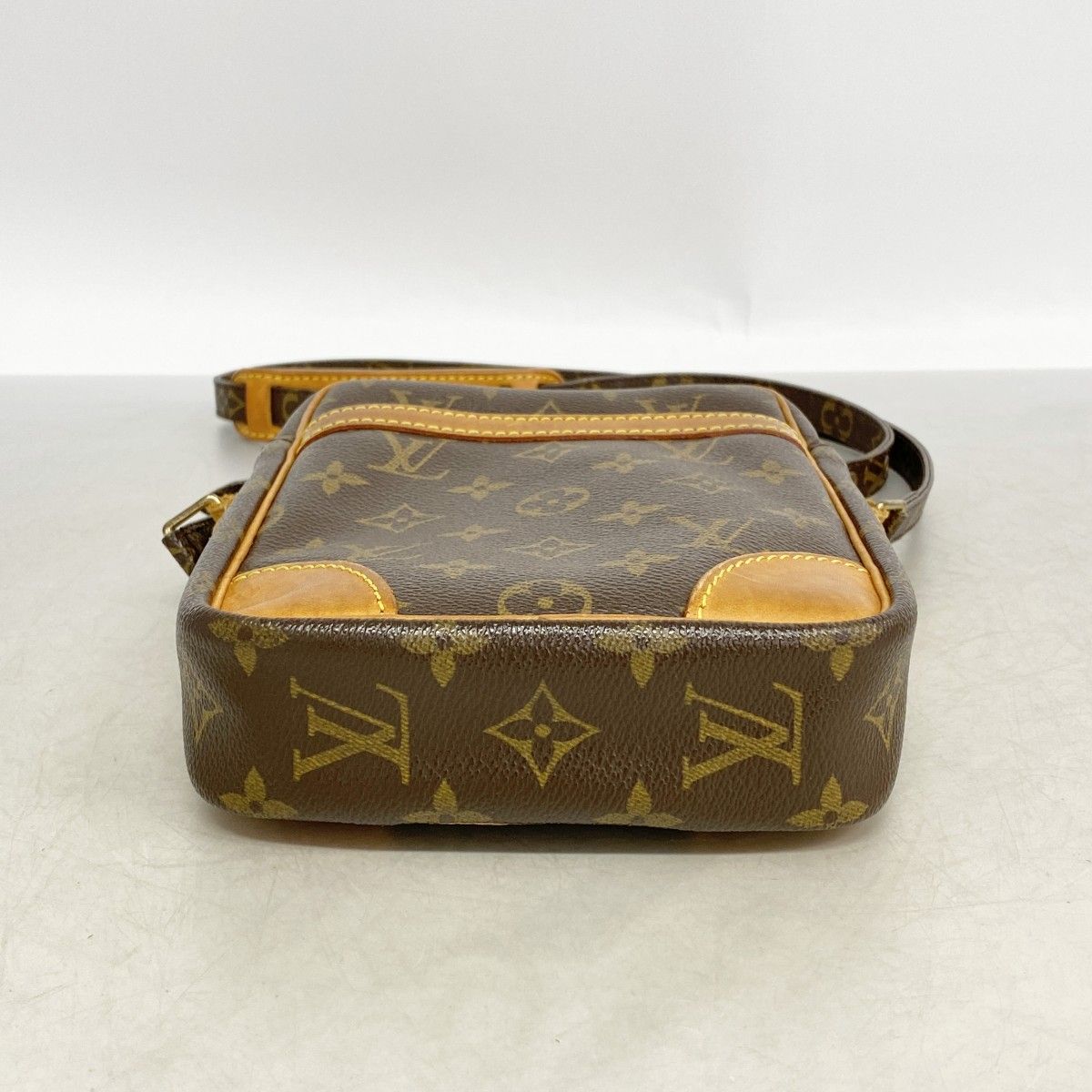 Louis Vuitton Shoulder Bag Monogram Danube Brown — view 3