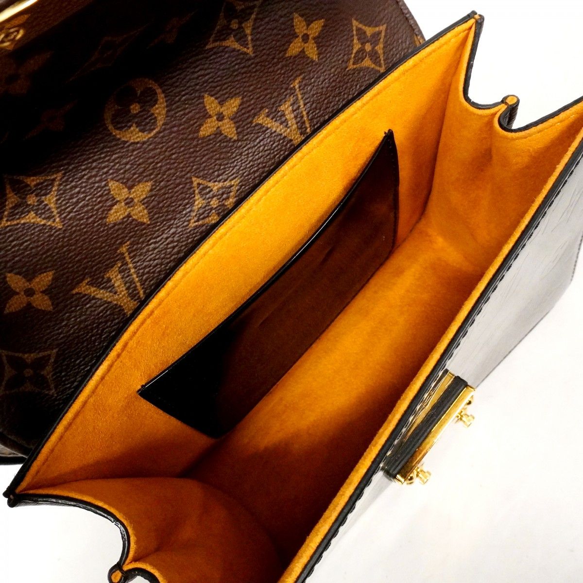 Louis Vuitton Shoulder Bag Vernis Monogram Epi Winewood PM Noir — view 4