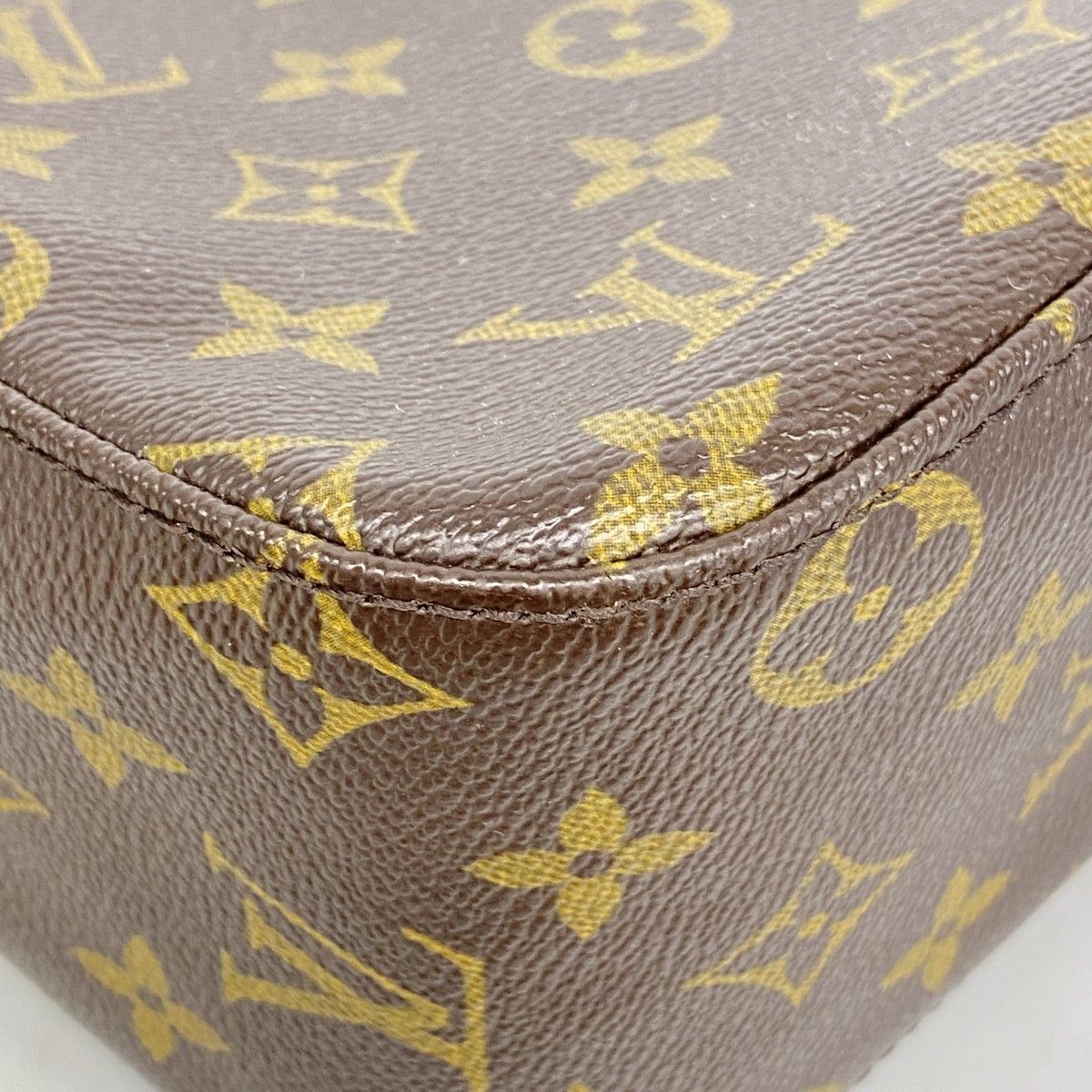 Louis Vuitton Shoulder Bag Monogram Looping MM Brown — view 6