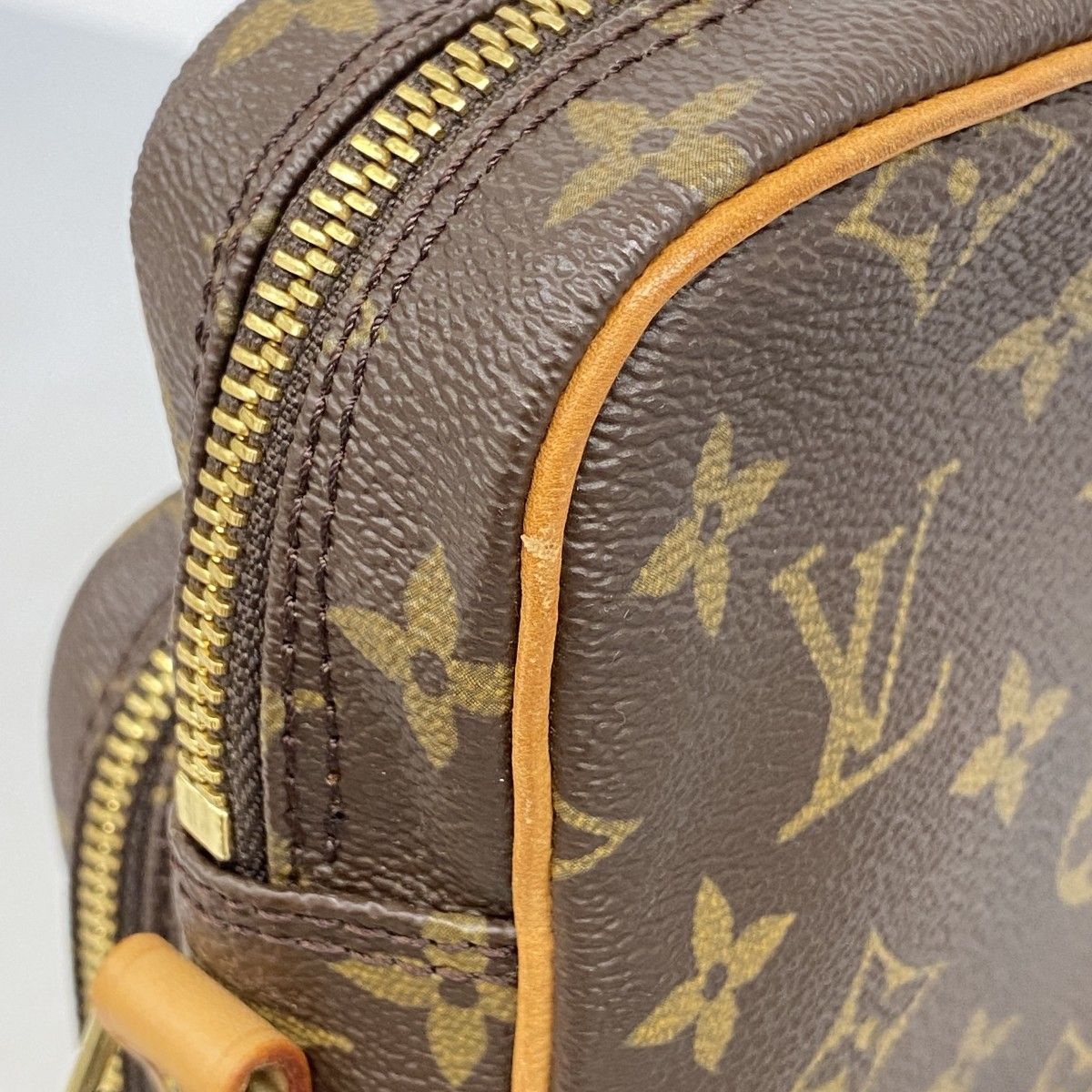 Louis Vuitton Shoulder Bag Monogram Amazon Brown — view 6