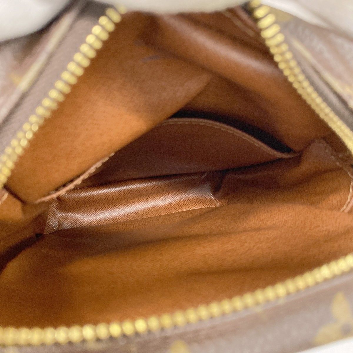 Louis Vuitton Shoulder Bag Monogram Amazon Brown — view 4