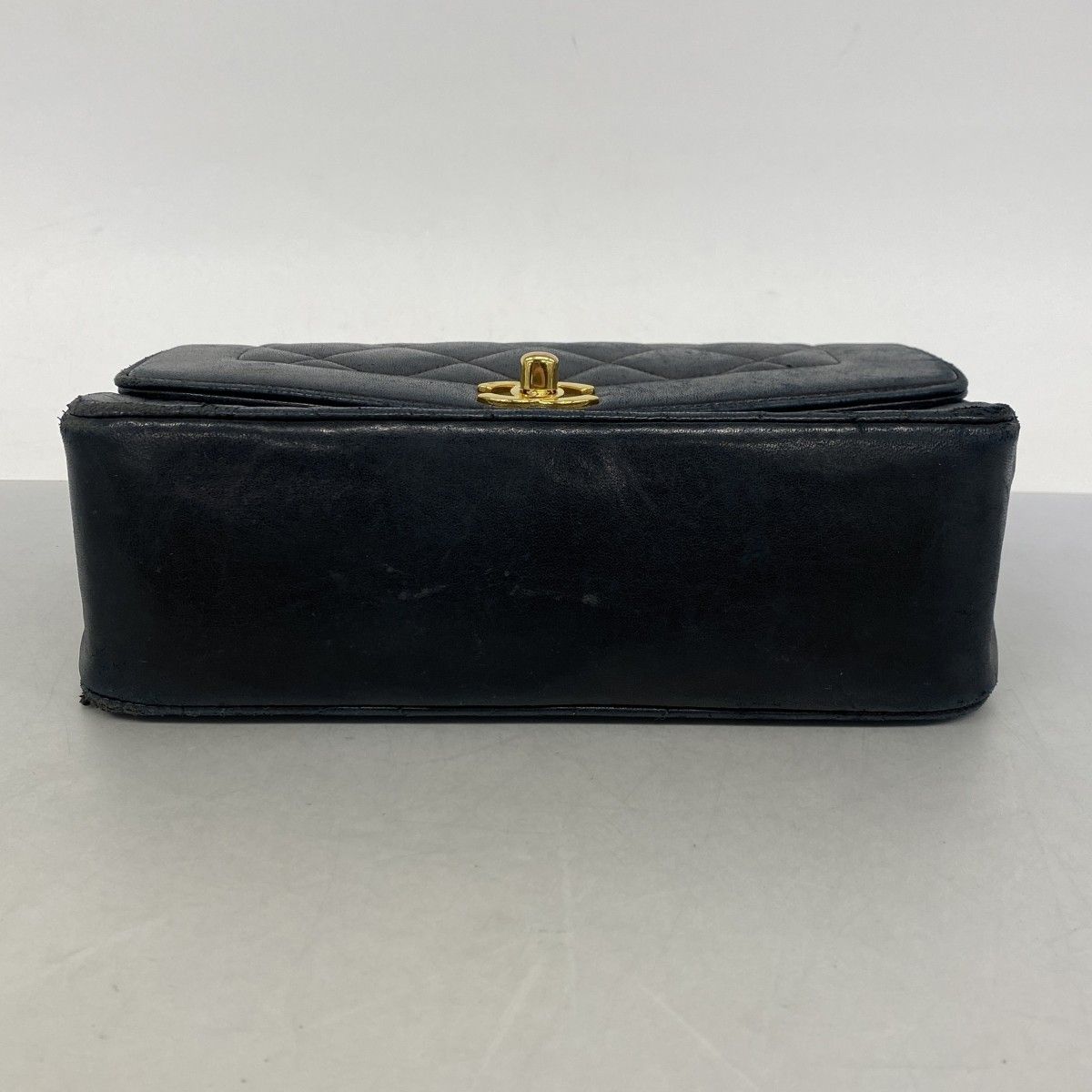 Chanel Shoulder Bag Diana Lambskin Black Gold — view 3