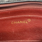 Chanel Shoulder Bag Diana Lambskin Black Gold — view 5
