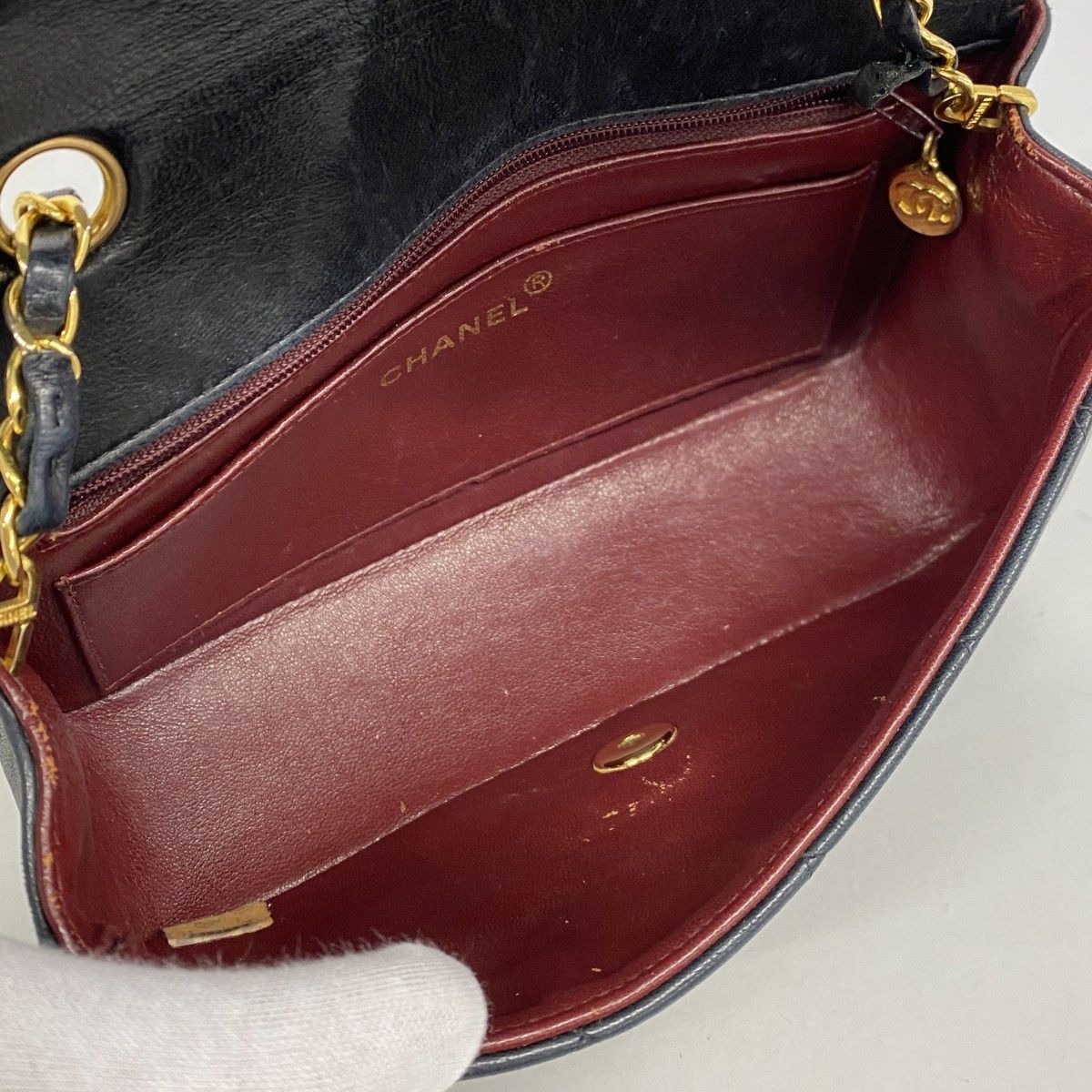 Chanel Shoulder Bag Diana Lambskin Black Gold — view 4