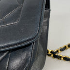 Chanel Shoulder Bag Diana Lambskin Black Gold — view 8