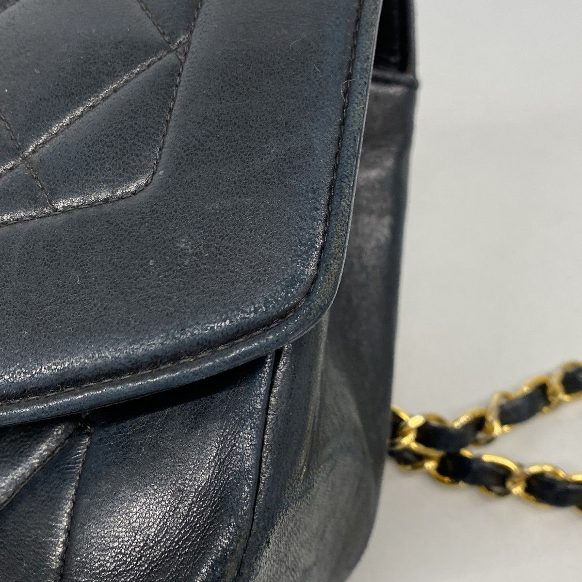 Chanel Shoulder Bag Diana Lambskin Black Gold — view 8
