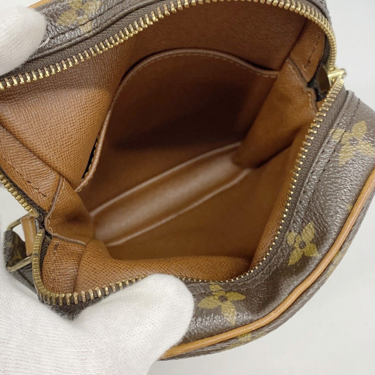 Louis Vuitton Shoulder Bag Monogram Danube Brown — view 4