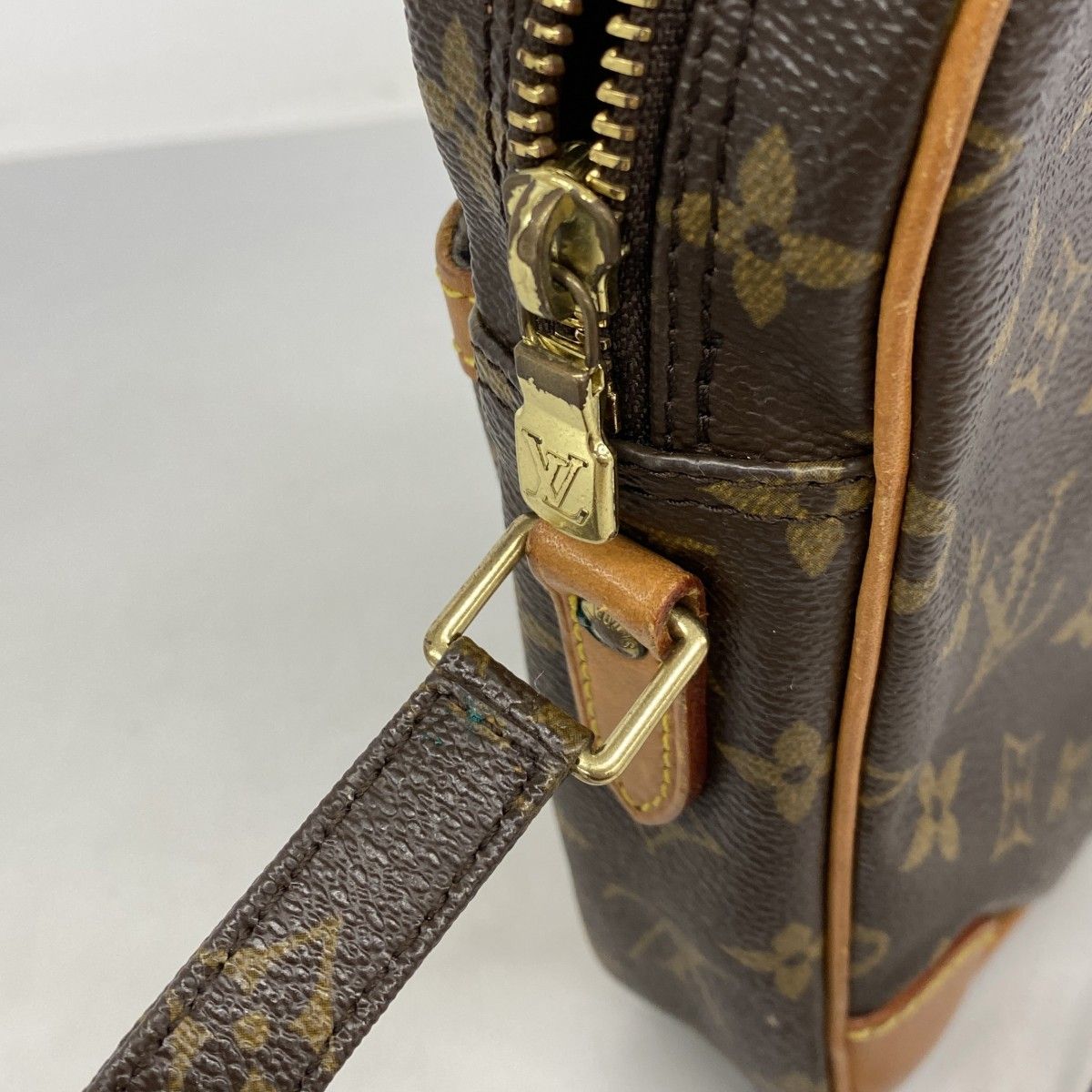 Louis Vuitton Shoulder Bag Monogram Danube Brown — view 8